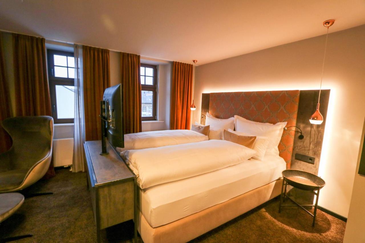 Boutiquehotel Burg Adenbach & Alter Weinbau バート・ノイェンアール・アールヴァイラー エクステリア 写真