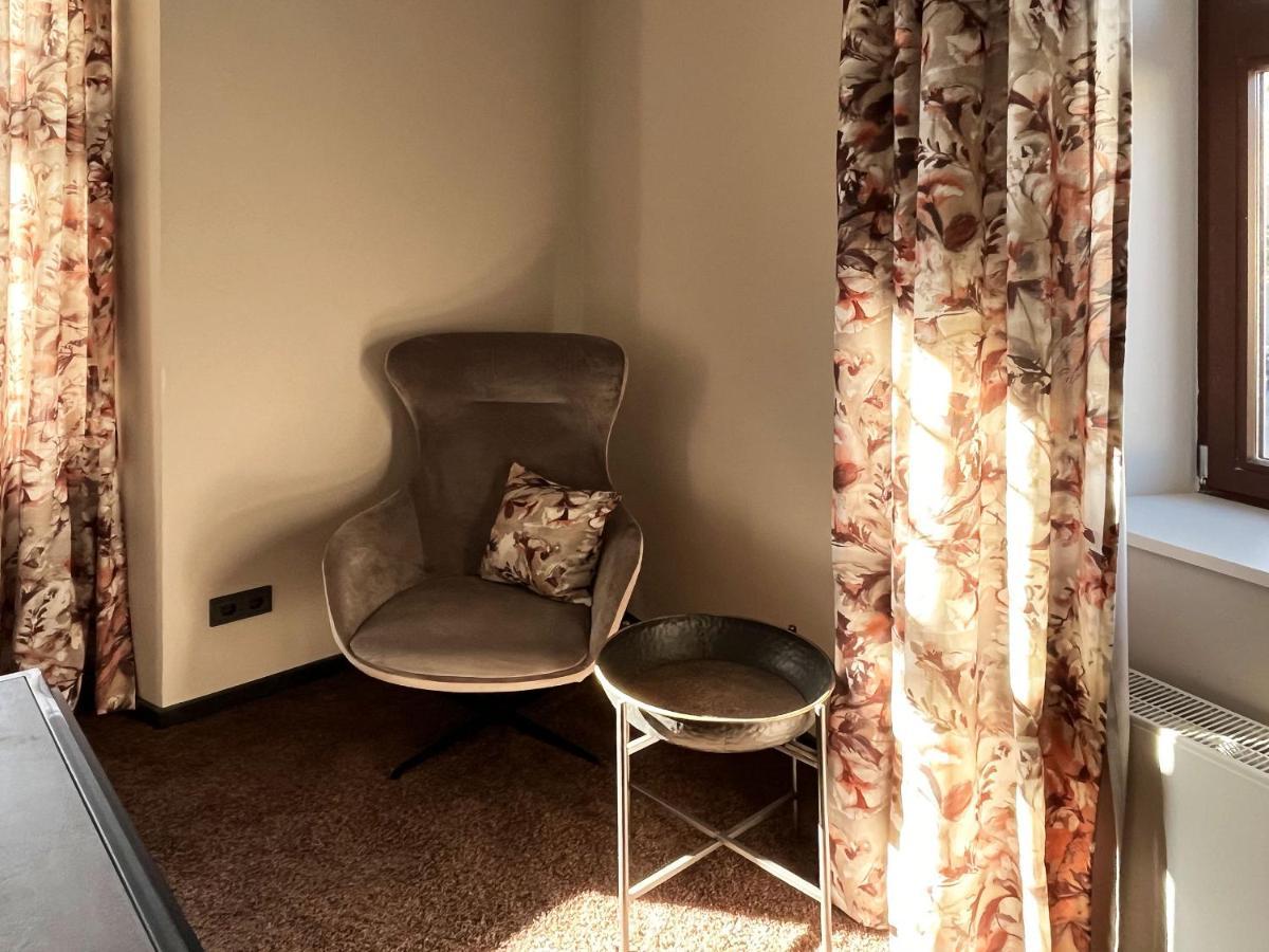 Boutiquehotel Burg Adenbach & Alter Weinbau バート・ノイェンアール・アールヴァイラー エクステリア 写真