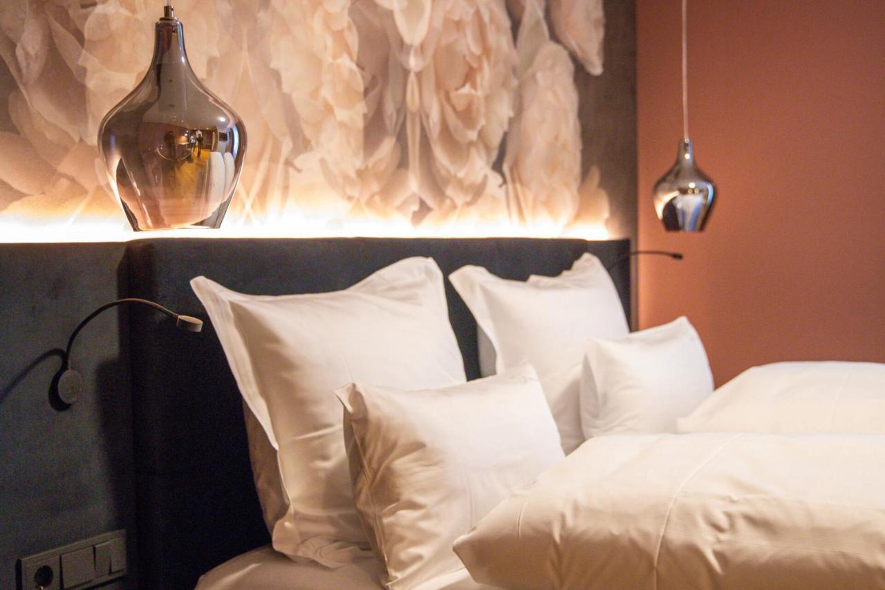Boutiquehotel Burg Adenbach & Alter Weinbau バート・ノイェンアール・アールヴァイラー エクステリア 写真