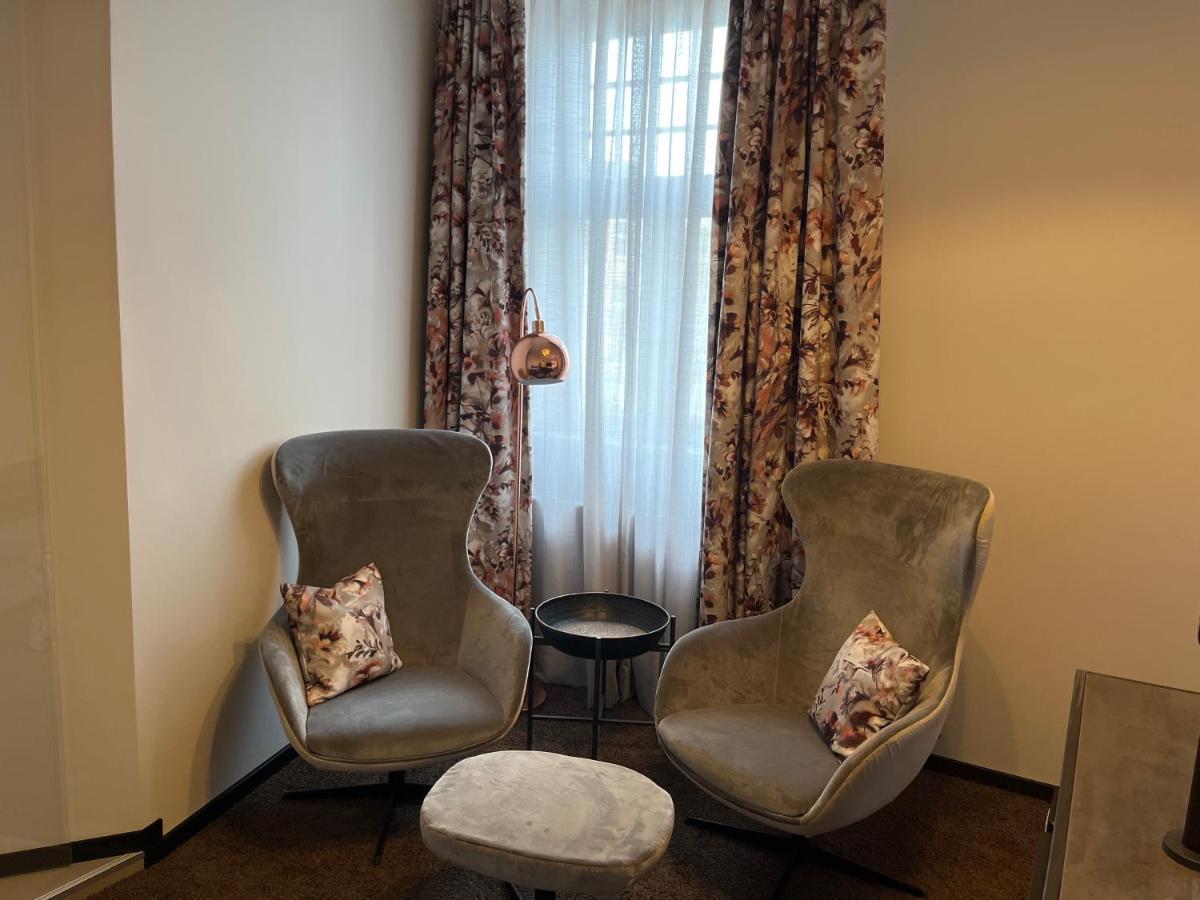 Boutiquehotel Burg Adenbach & Alter Weinbau バート・ノイェンアール・アールヴァイラー エクステリア 写真