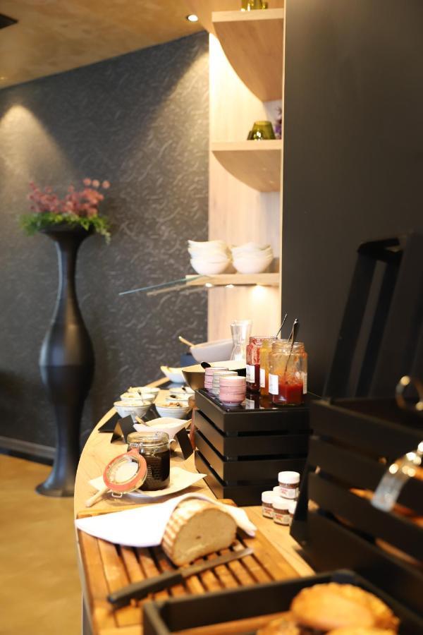 Boutiquehotel Burg Adenbach & Alter Weinbau バート・ノイェンアール・アールヴァイラー エクステリア 写真