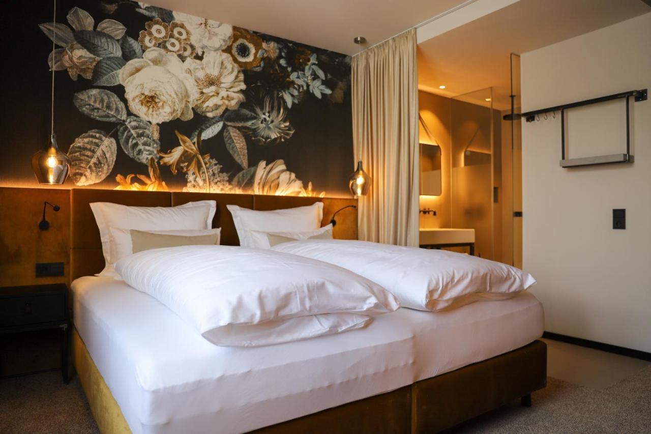 Boutiquehotel Burg Adenbach & Alter Weinbau バート・ノイェンアール・アールヴァイラー エクステリア 写真