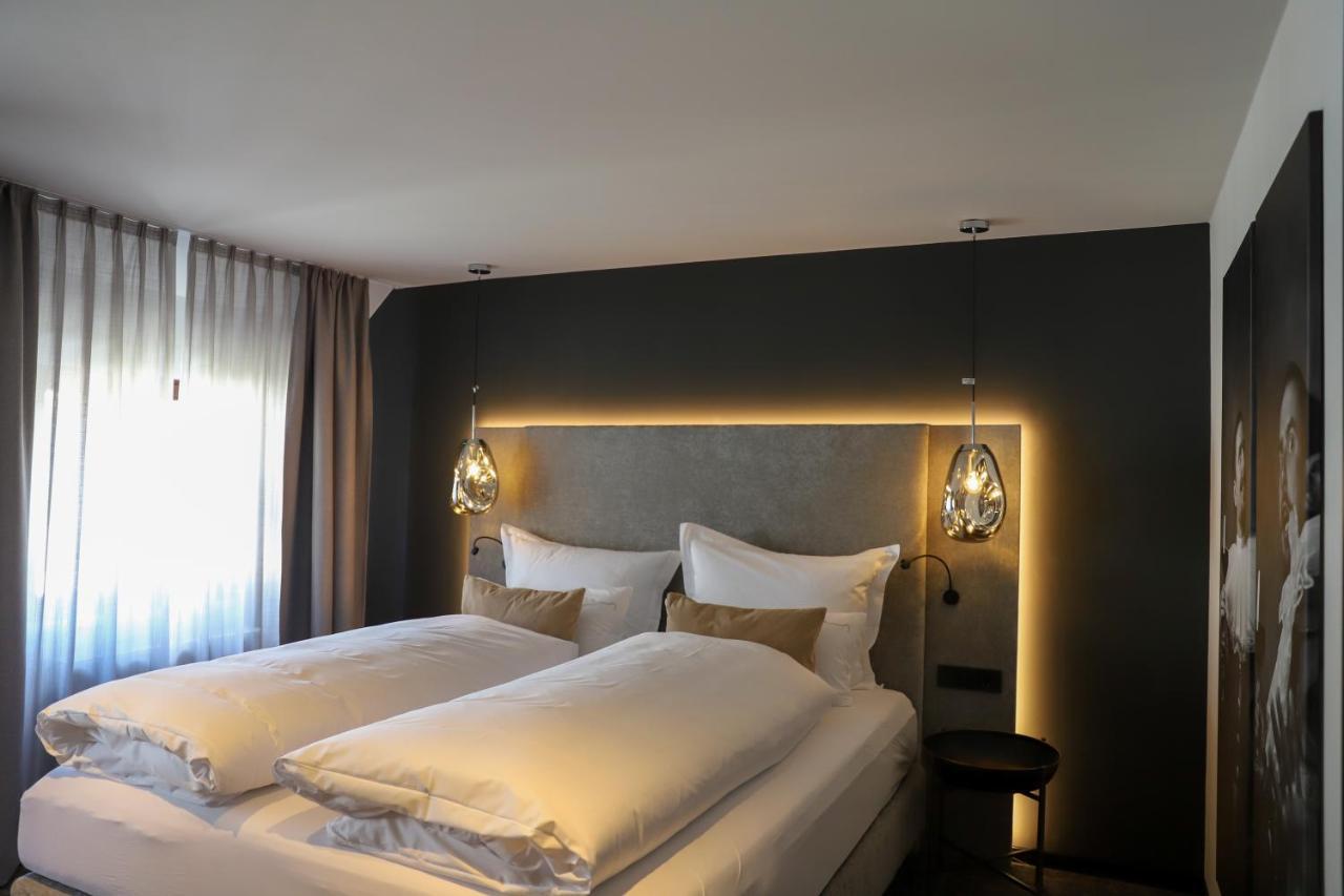 Boutiquehotel Burg Adenbach & Alter Weinbau バート・ノイェンアール・アールヴァイラー エクステリア 写真